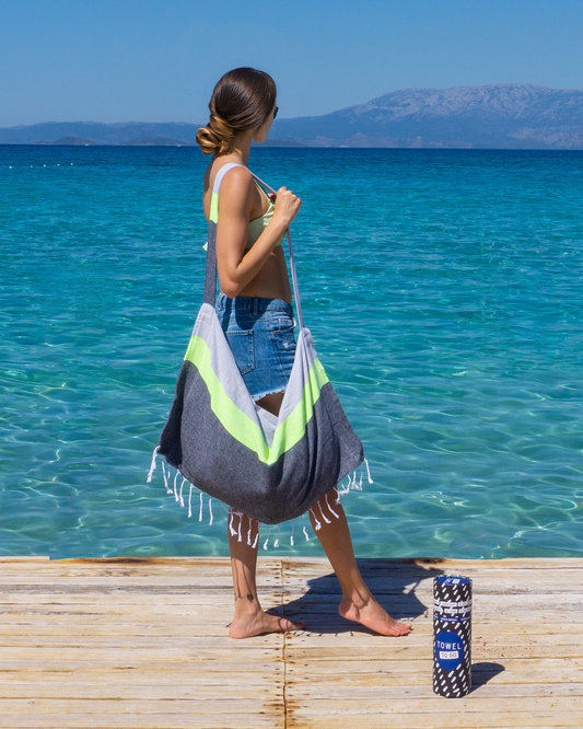 Luvya Neon 2-in-1 strandlaken en tas – Grijs Zwart | Gerecycled katoen | Converteerbare hamamreishanddoek